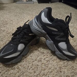 New Balance Women's Sneakers - Black with Red Highlights